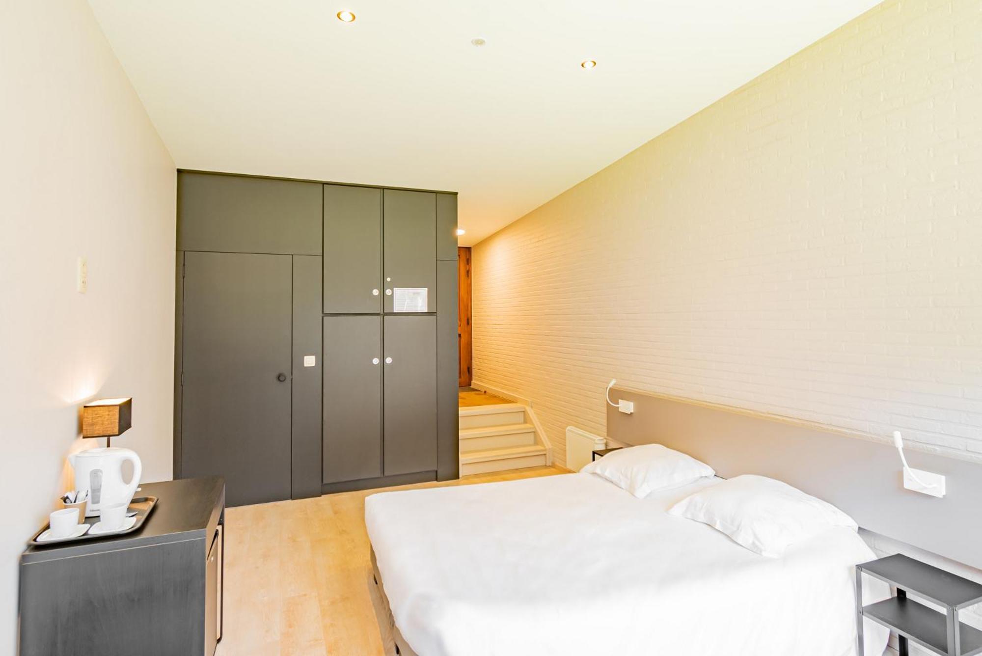 Les Rhodos Hotel Chevetogne Room photo